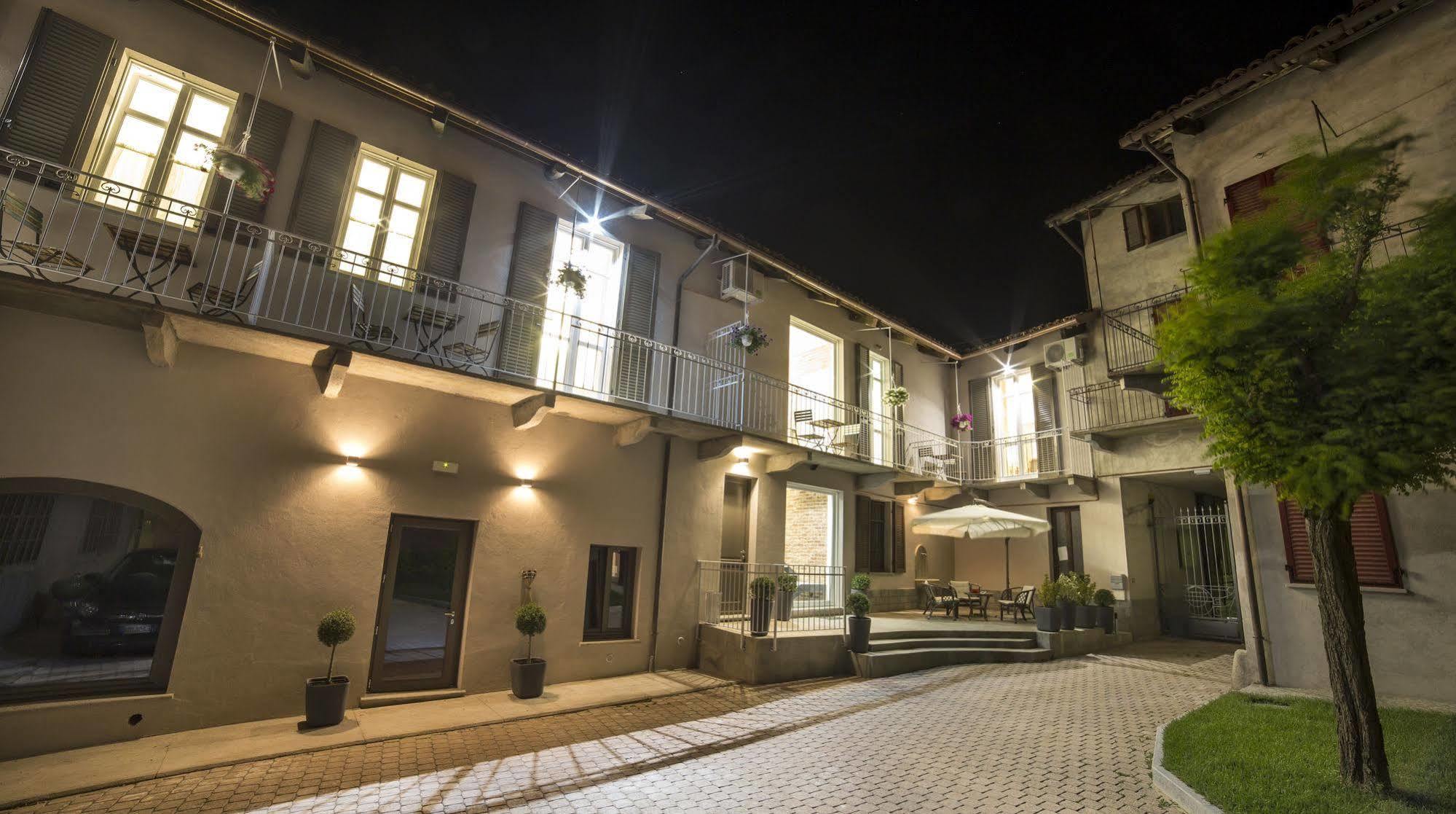 Casa Andrea Hotel La Morra Exterior foto